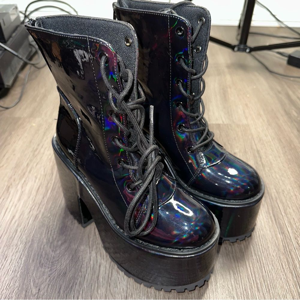 Dolls kill BLACK HOLOGRAM SMASH PLATFORM BOOTS womens size 6 chunky boot